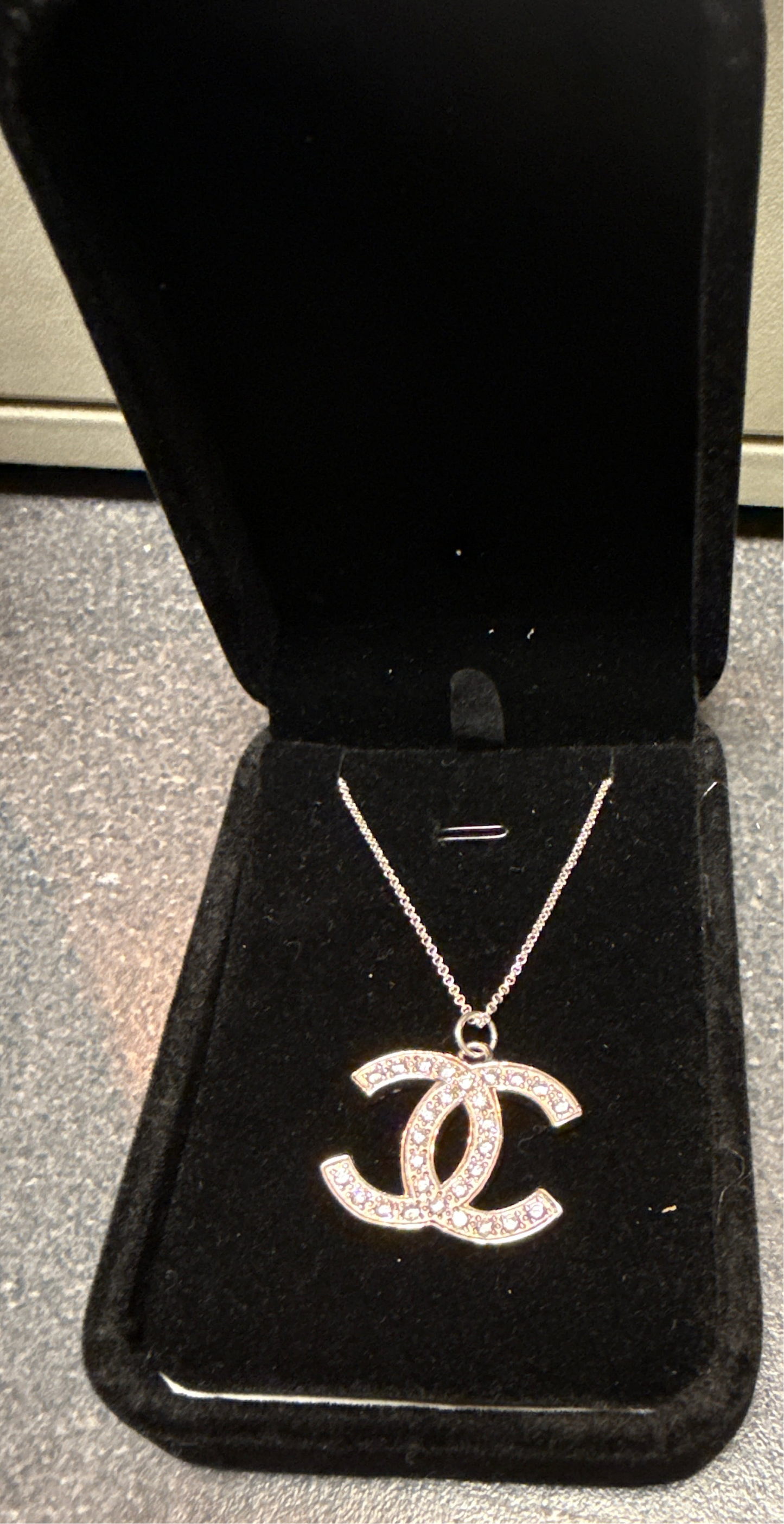 Sliver cc necklace