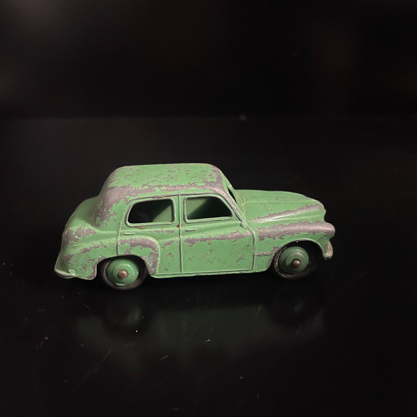 Vintage Dinky Toys 154 Hillman Minx Green Diecast Car Model