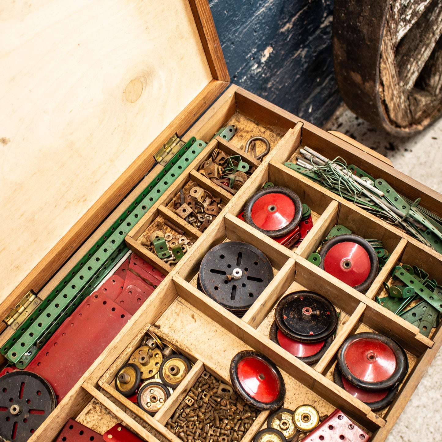 Vintage 1950s Meccano In A Wooden Box With Instructions